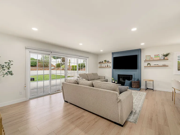 16229 Janine Dr — Photo 7