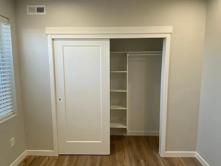 N 220 W — Photo 12