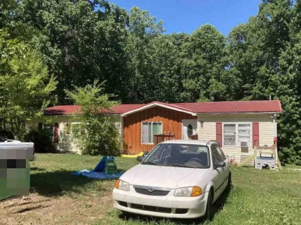 1046 Doak Dr, Pegram, TN 37143