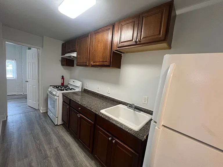 2853 28th St SE — Photo 7