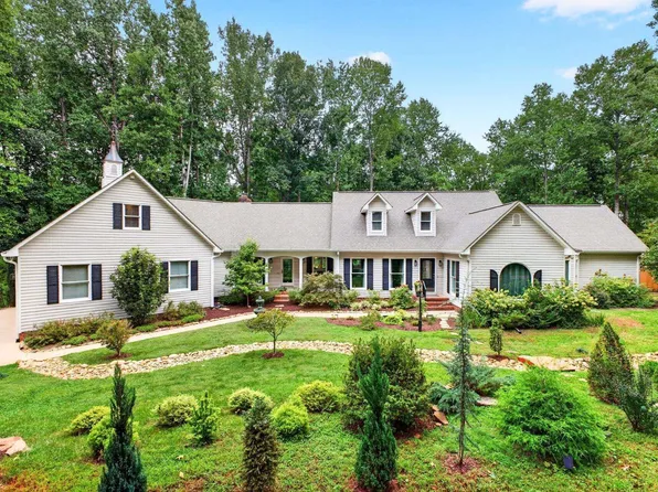205 Cove Harbor Ct, Taylors, SC 29687