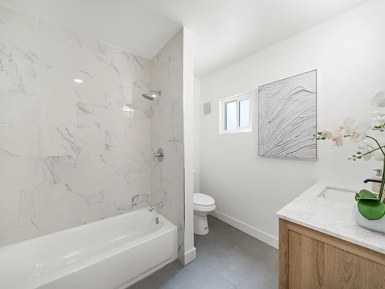 2035 Las Colinas Ave — Photo 38