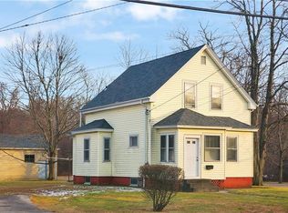 1540 W Shore Rd, Warwick, RI 02889