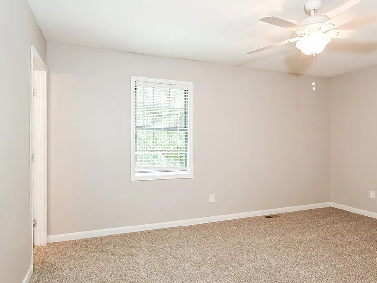 1009 Hicksmil Dr SW — Photo 11