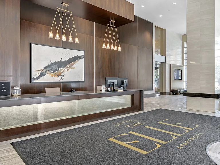 Lobby at The Elle Apartments in Chicago, IL 60605