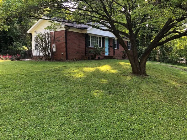 2524 Dora Dr, Charlotte, NC 28215