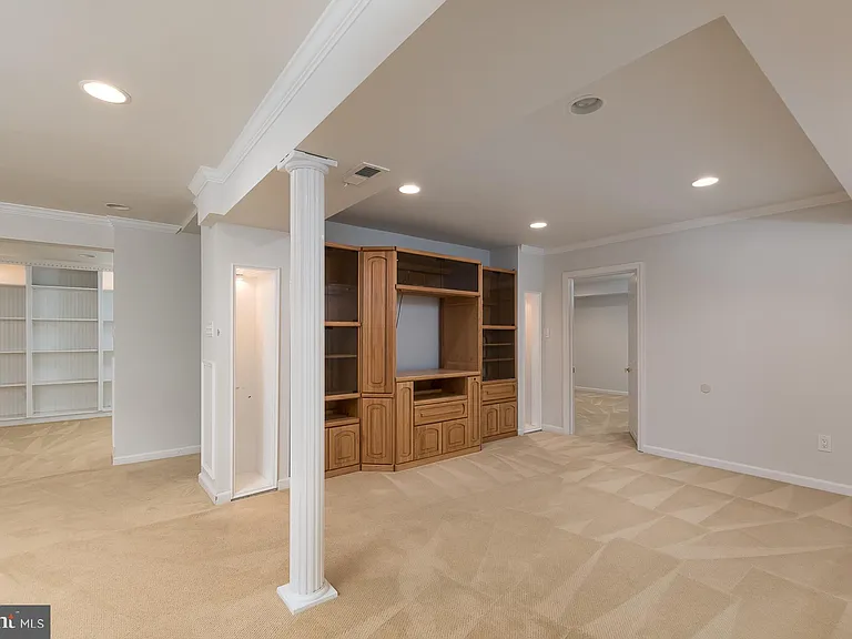 30 Leicester Ct — Photo 21
