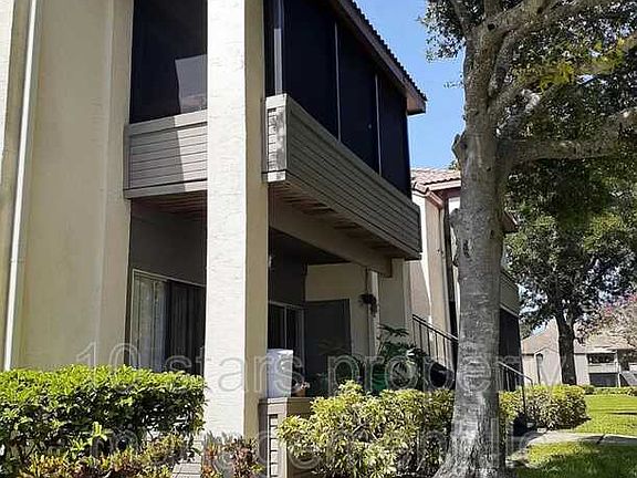 3rd image of 10263 Gandy Blvd N APT 506