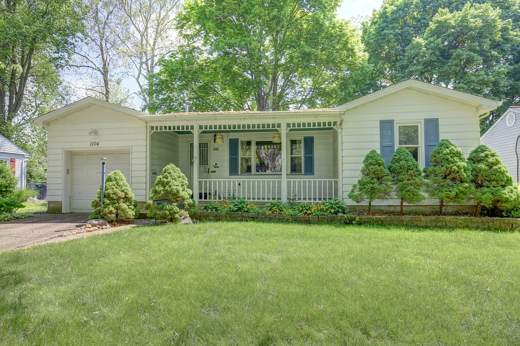 1104 S Cottage Grove Ave photo 1