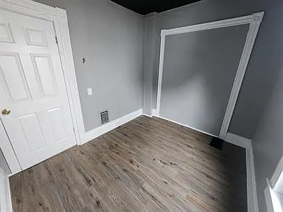 80 Parsells Ave — Photo 9