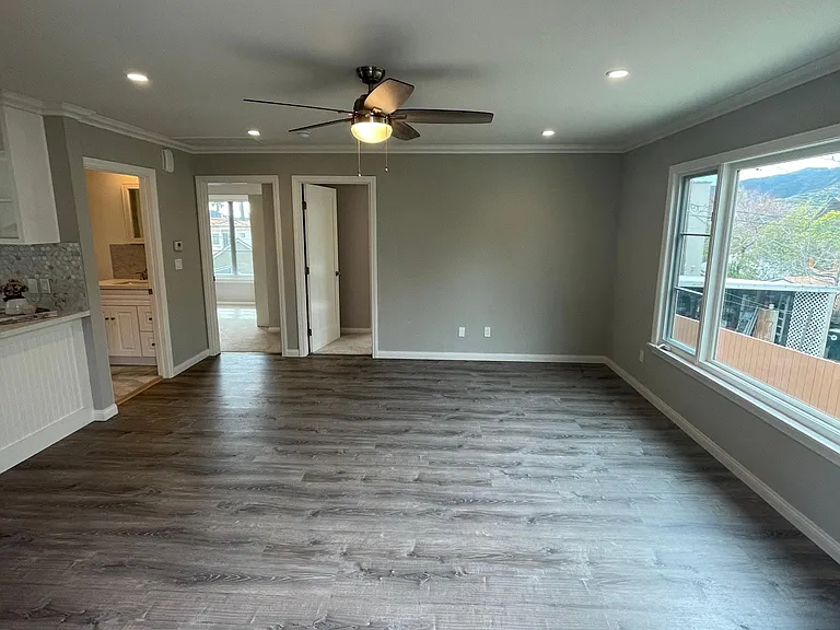 2334 1/2 Del Mar Rd — Photo 4