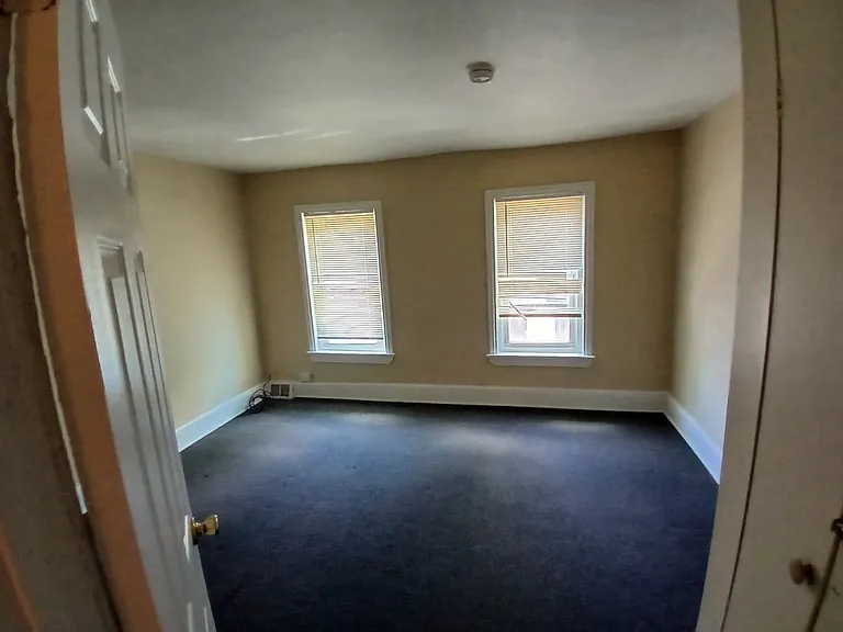 1117 Pleasant St — Photo 17