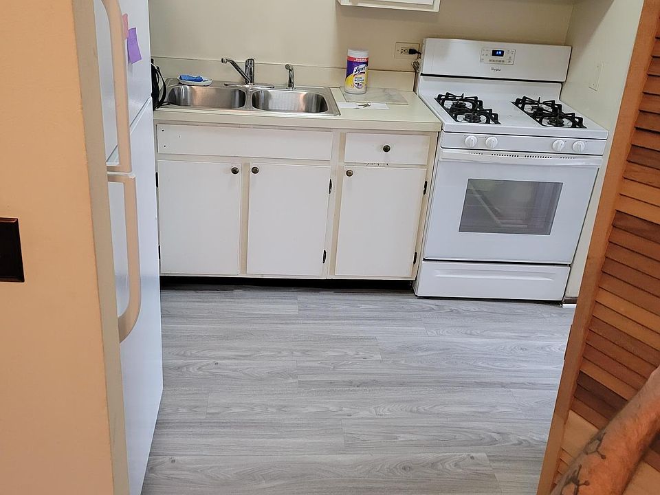 2nd image of 350 Grove Ave #305