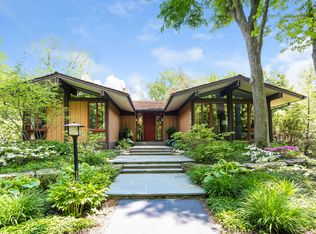 811 N Sheridan Rd, Lake Forest, IL 60045