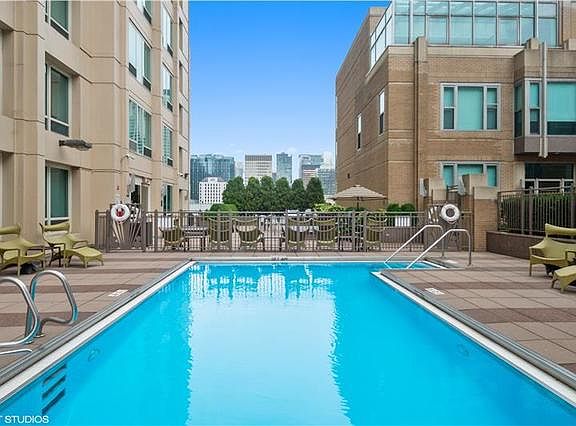 5th image of 33 W Ontario St APT 16C