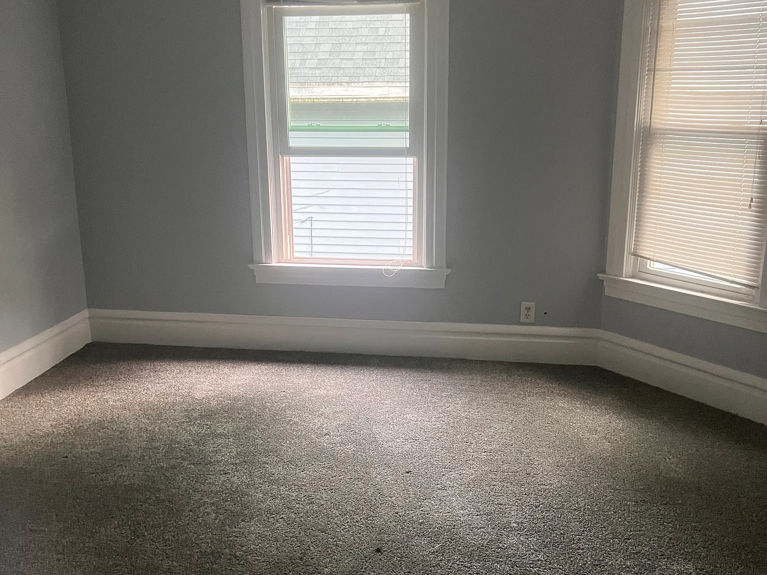 2 bed, 950 sqft, $985 — Photo 2
