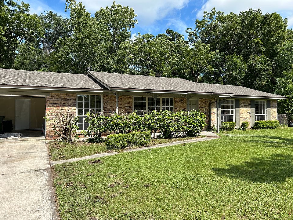 1st image of 1604 Bay Cir W
