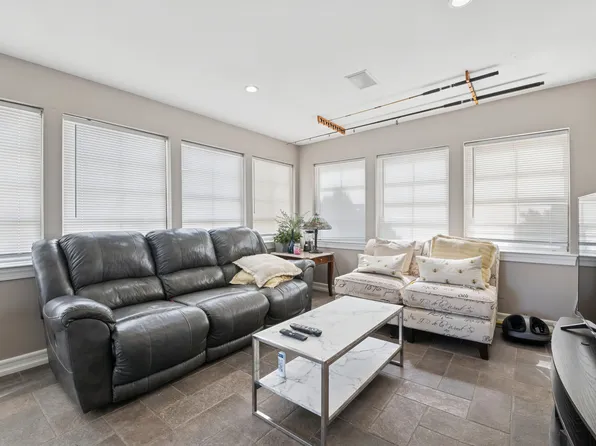 33 Beach 221st Street image 9 of 29