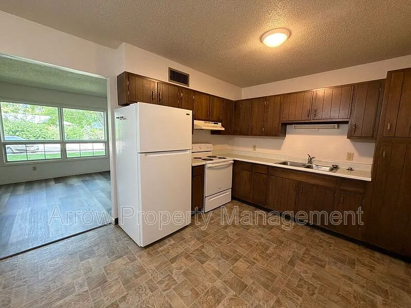 2 bed, 1.0 bath, 864 sqft, $875 — Photo 4