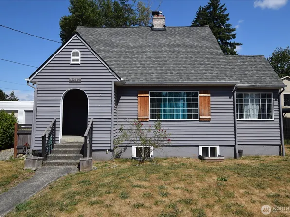 8519 Golden Given Drive E, Tacoma, WA 98445