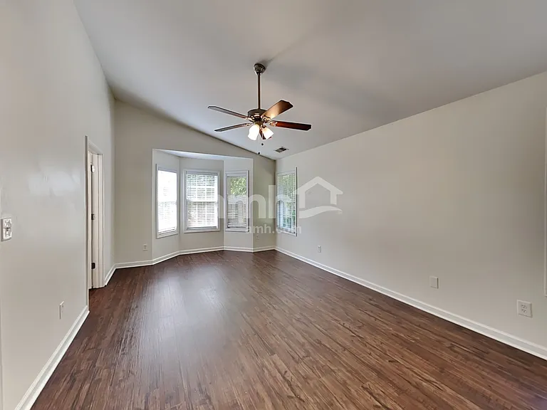 3805 Hawk Tail Dr — Photo 10