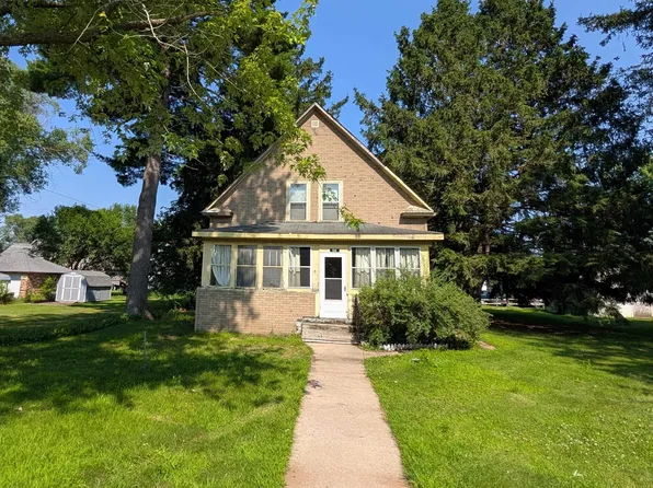 511 Foster Rd, Redgranite, WI 54970