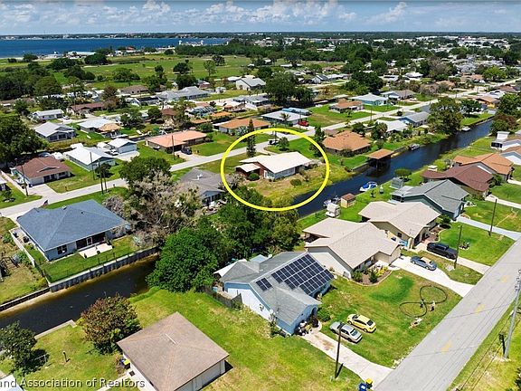 4th image of 1035 Shamrock Dr