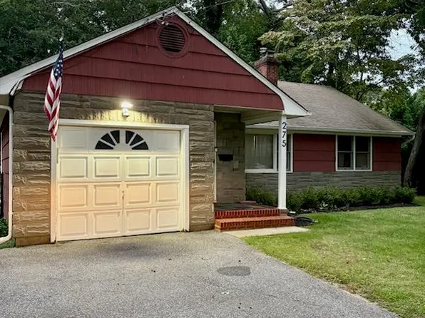 275 4th St, Saint James, NY 11780