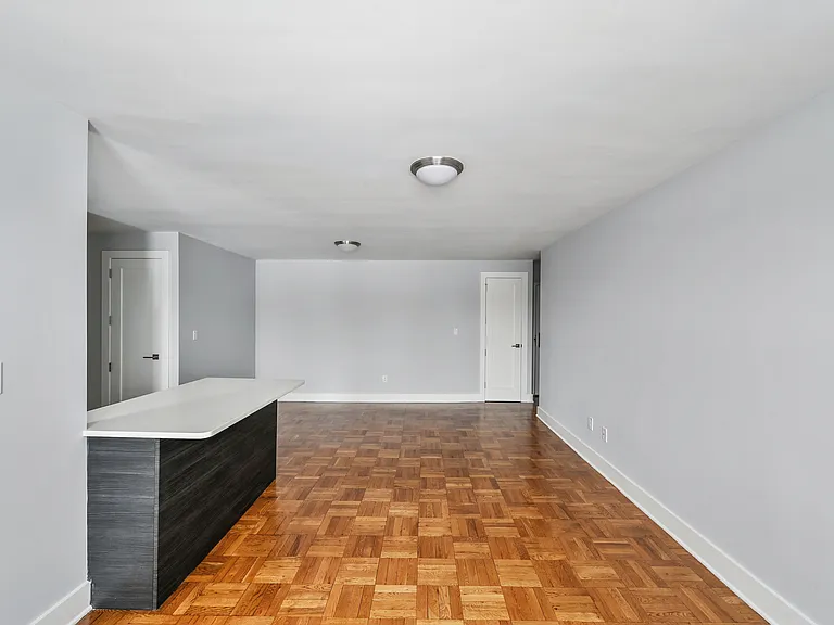Harbor House — Photo 32