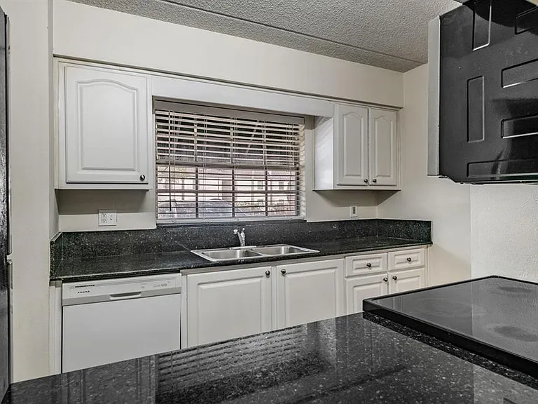 120 S Church Ave #101 — Photo 12