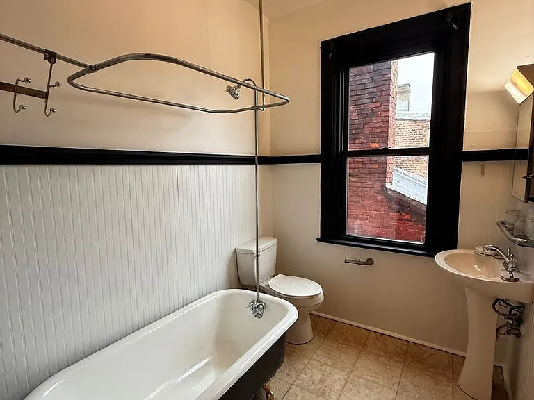 1309 E Carson — Photo 21