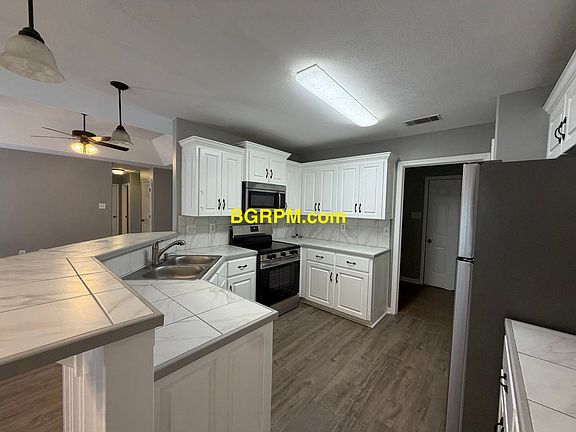 5th image of 113 Corbin Cir