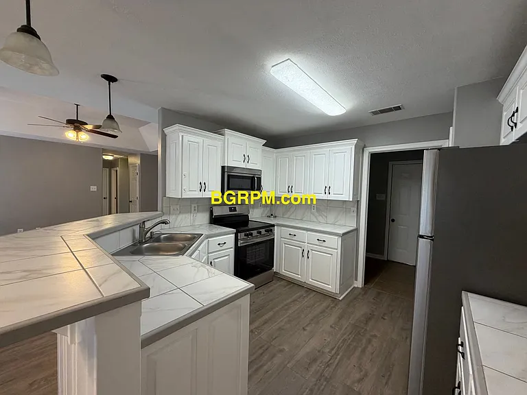 113 Corbin Cir — Photo 5