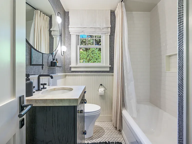 39 Miller Ln W — Photo 17
