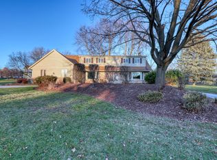 1390 Lexington Ct, Brookfield, WI 53045