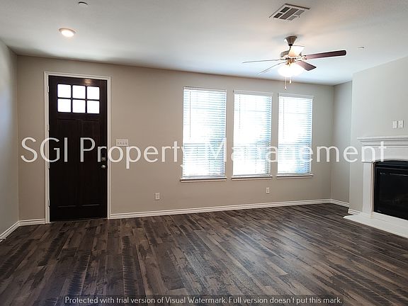 2nd image of 2411 Siskiyou St