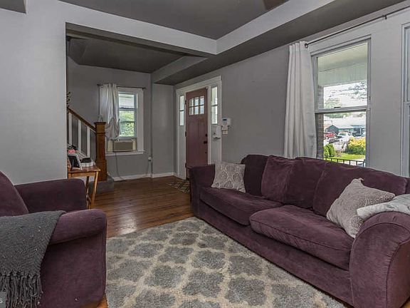 4th image of 12 E Ashland Ave