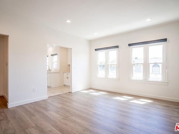 5th image of 1226 Keniston Ave