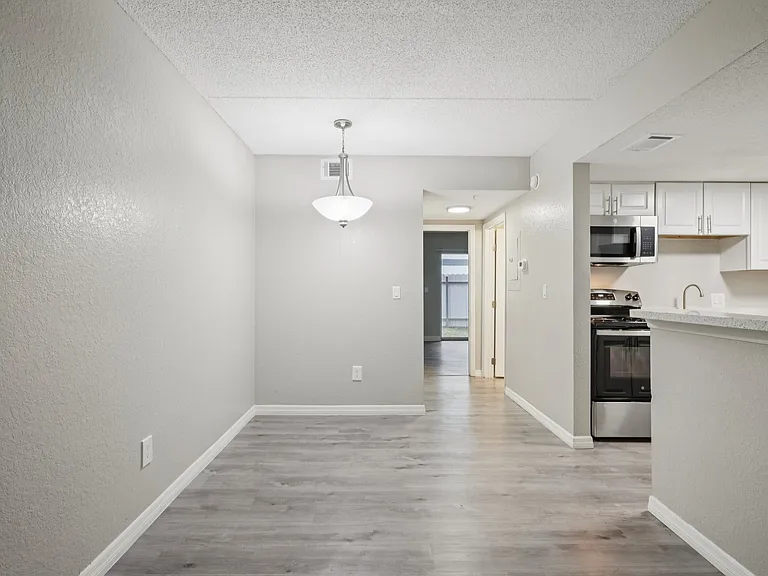 Serenity Lake Apartments — Photo 36