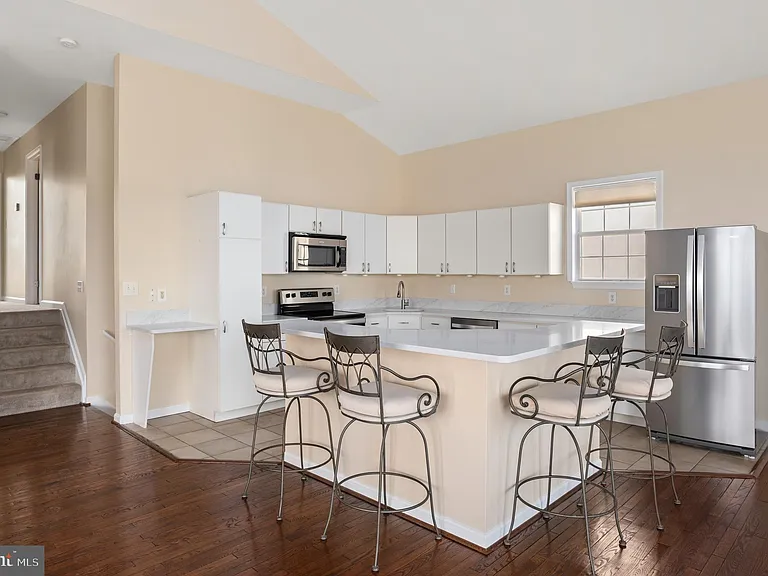 3563 Narragansett Ave — Photo 12
