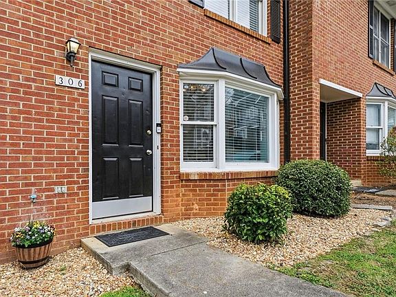 2nd image of 306 Autumn Leaf Way