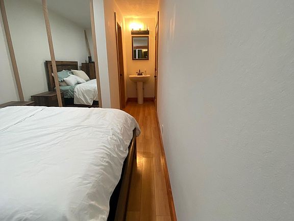 3rd image of 3115 N Lake Blvd #31