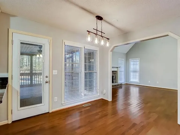 74 Flanders Ct — Photo 18