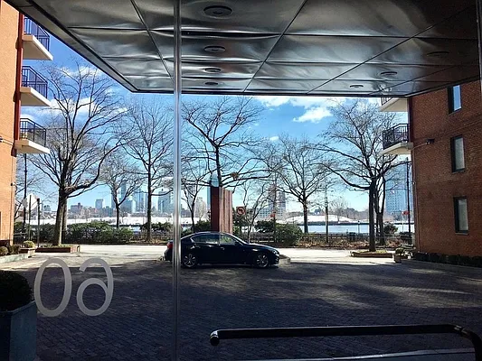 Rented by R New York | media 10