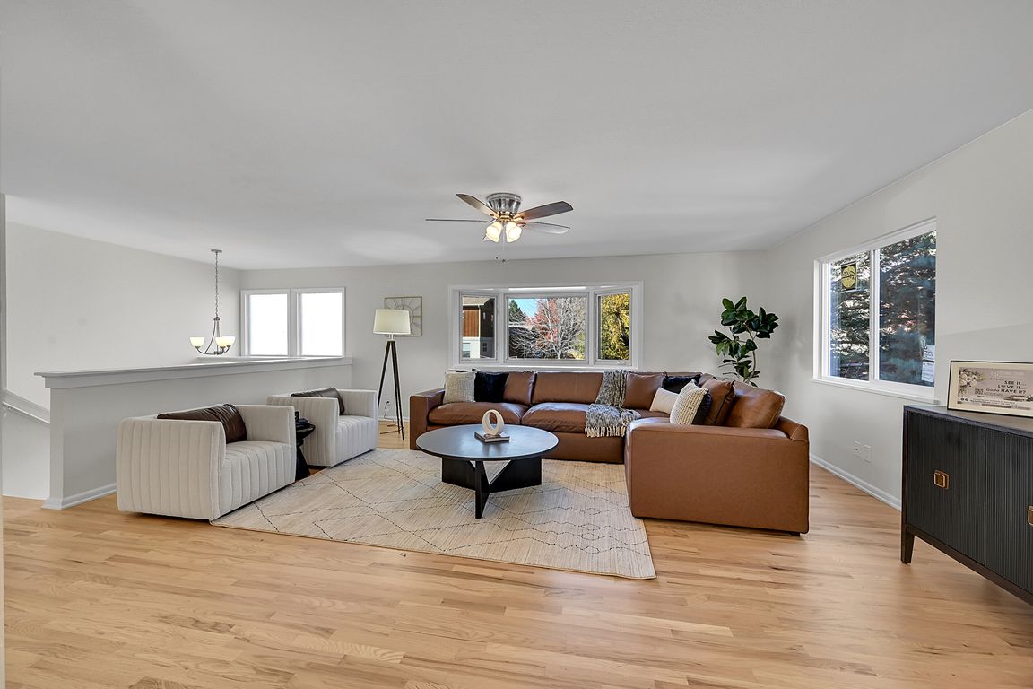 next background image