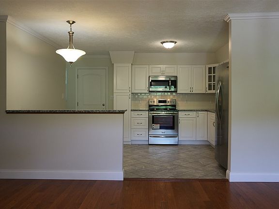 4th image of 1255A Blake St