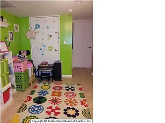 Sold by Thomas Gugliucci Real Estate
