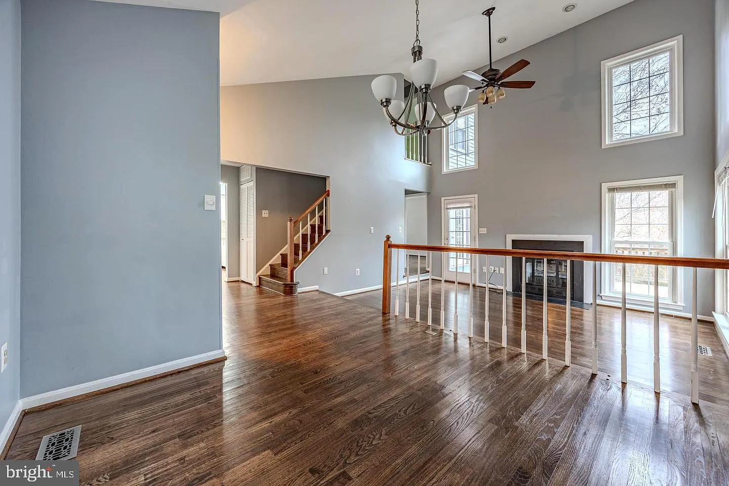 4 bed, 3.5 bath, 2584 sqft, $3,850 — Photo 3