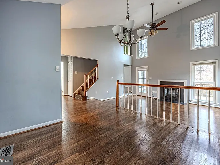 8200 Maple Ridge Ave — Photo 3