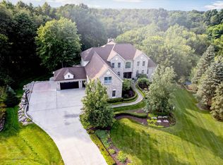 2750 Whispering Woods Dr, Ann Arbor, MI
